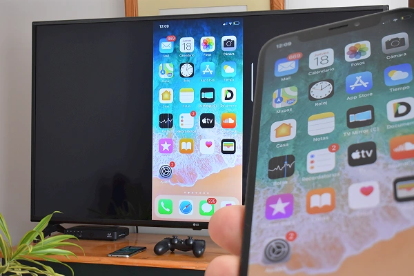 Pantalla de un iPhone duplicada en una Smart TV LG