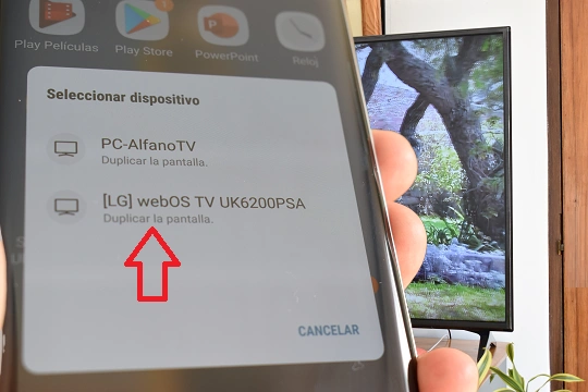 Selección de Smart TV LG en un Smartphone para hacer Screen mirroring