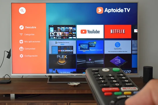 Smart TV Android mostrando la ventana principal de Aptoide TV