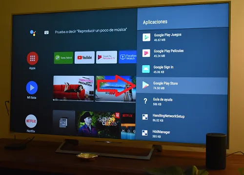 icono de Google Play store dentro de las aplicaciones del sistema en una smart tv sony android