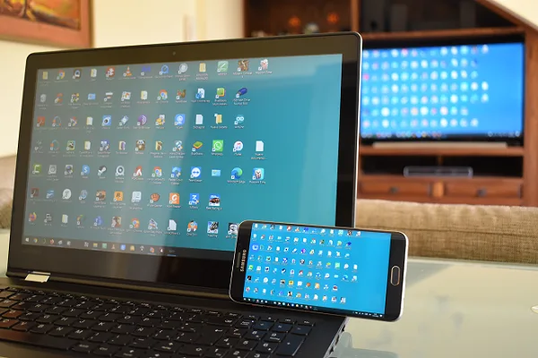 Android akıllı telefon kullanılarak Akıllı TV'ye yansıtılan Windows 7 ekranı
