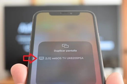 Opción para duplicar la pantalla de un iPhone en una TV LG mediante AirPlay