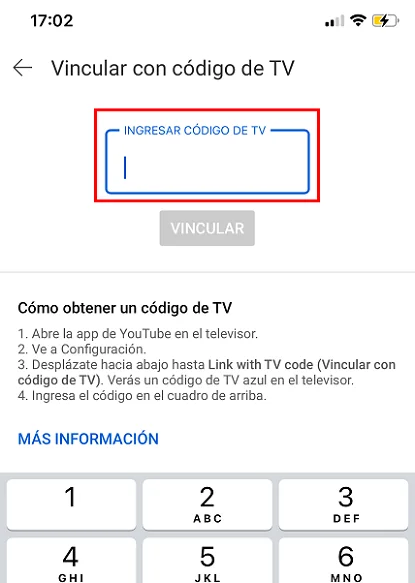 Opción para vincular YouTube con un código entre un smartphone y una TV 
