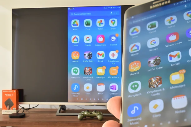 Duplicando la pantalla de un smartphone Android en una TV conectada a una Mi Box S 4K de Xiaomi