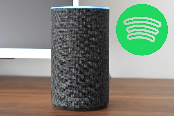 Amazon Echo con el logo de Spotify a un lado