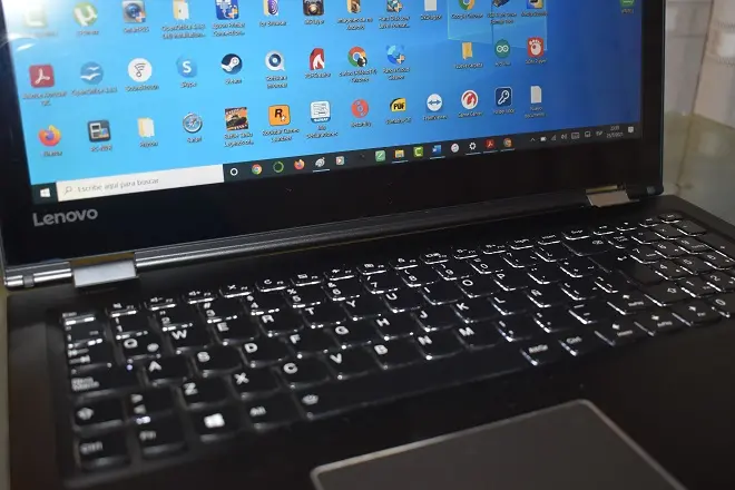 Cómo saber si tu laptop tiene luz – alfanoTV