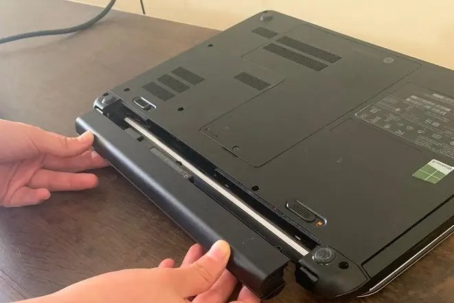 Mostrando la batería de una laptop Lenovo