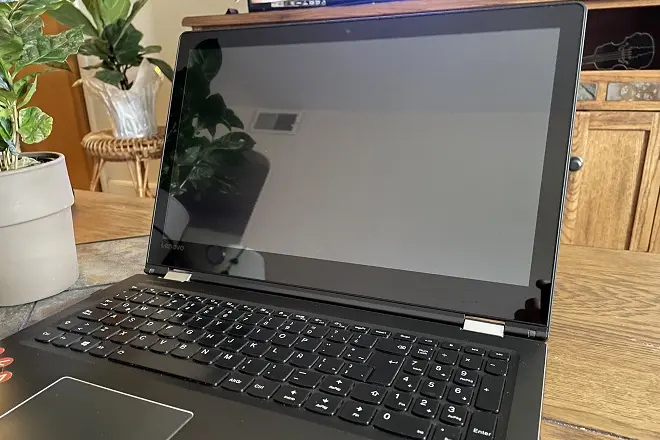 Lenovo dizüstü bilgisayarda siyah ekran