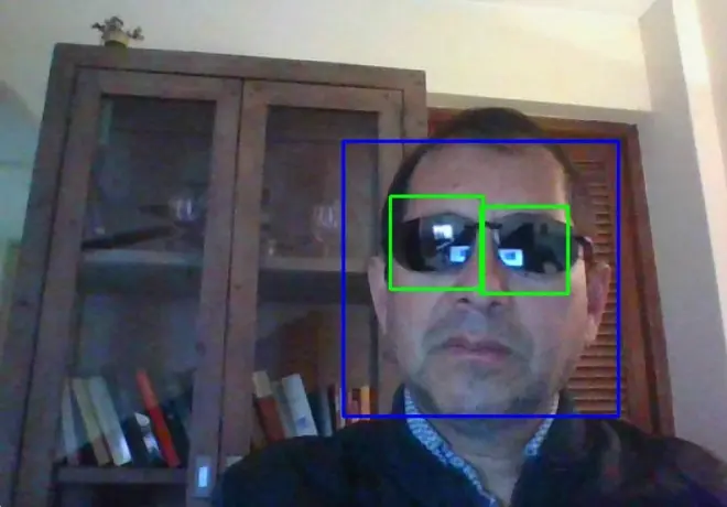Detección de rostro y ojos en usando la webcam del PC con OpenCV y Haar Cascades